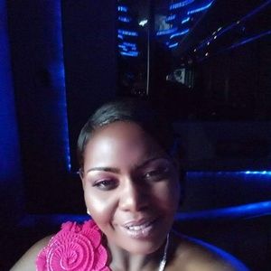 Meet your Posher, Leslie